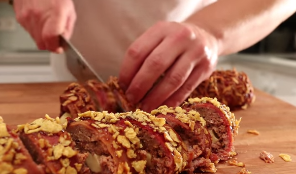 jm-allcreated-beef-bacon-cheese-rolls-recipe-video-6