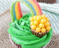 Pot gold st patrick's day cupcakes - All Created