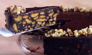allcreated - No Bake chocolate biscuit cake